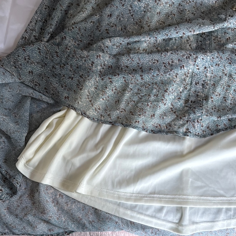 Bohme Floral Maxi Dress in Light Blue/Green With Lining - Picture 10 of 13